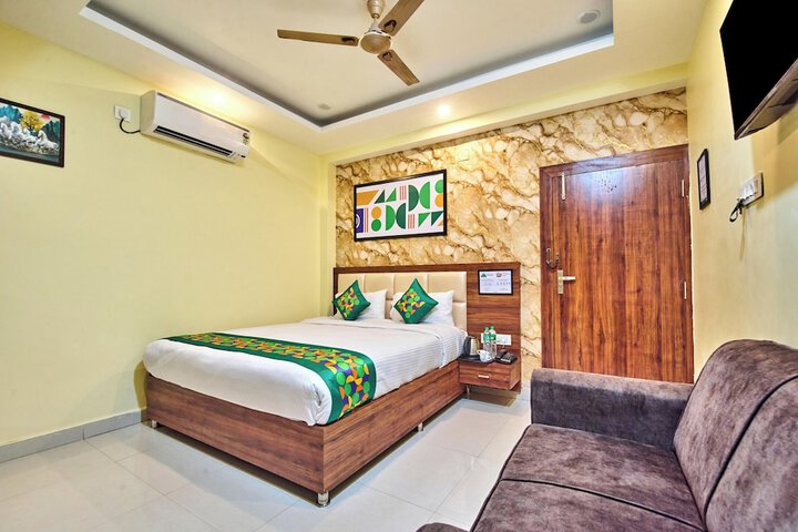 Room 8 of 31