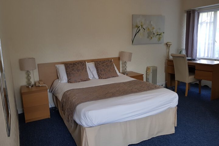 Room 9 of 40