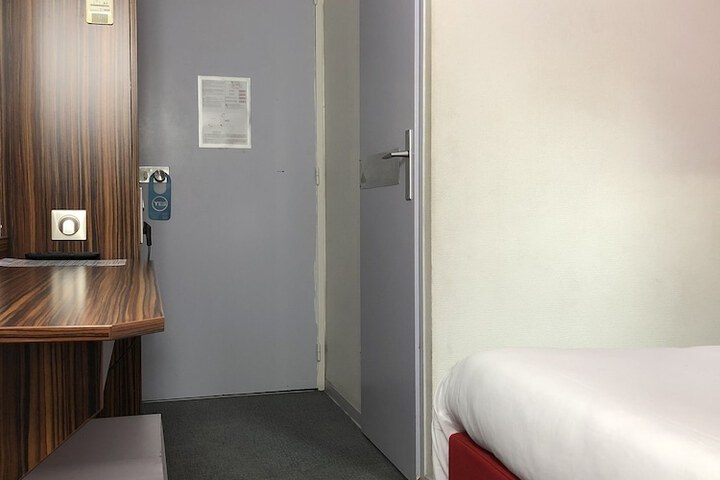 Room 9 of 67