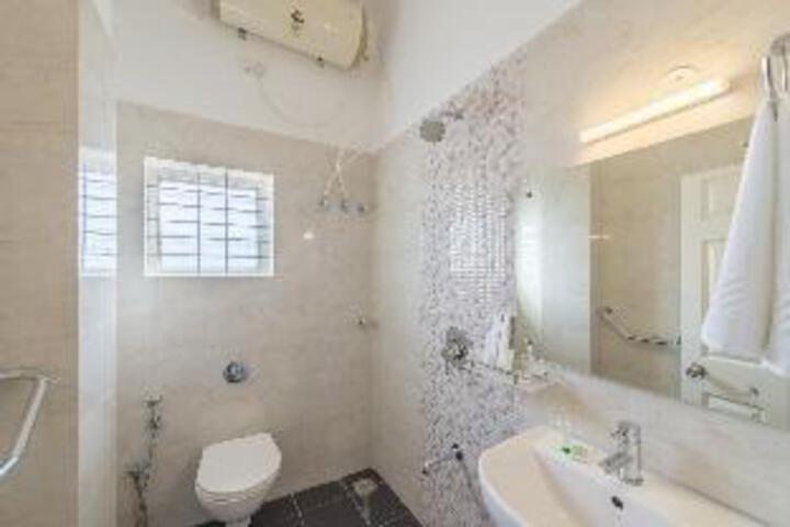 Jagadish Suites