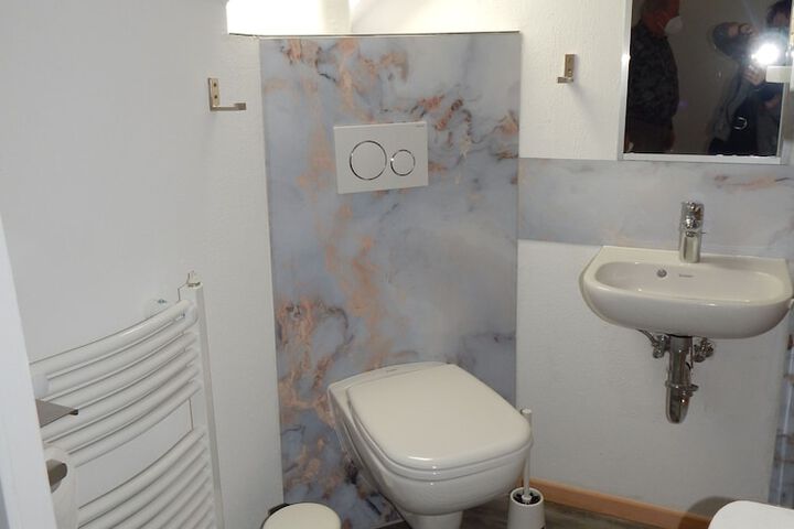 Room 4 of 11