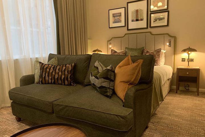 Room 2 of 80