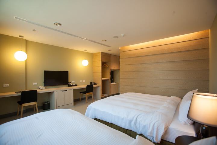 Room 21 of 48