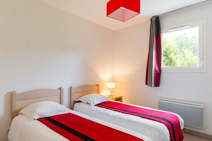Room 4 of 28