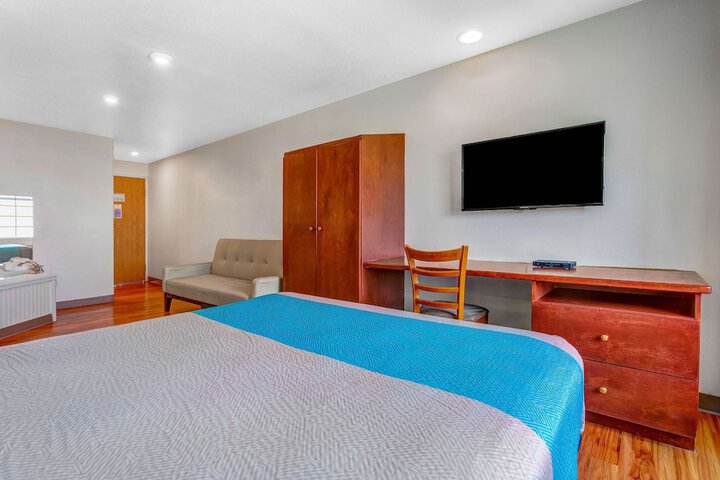 Room 27 of 58