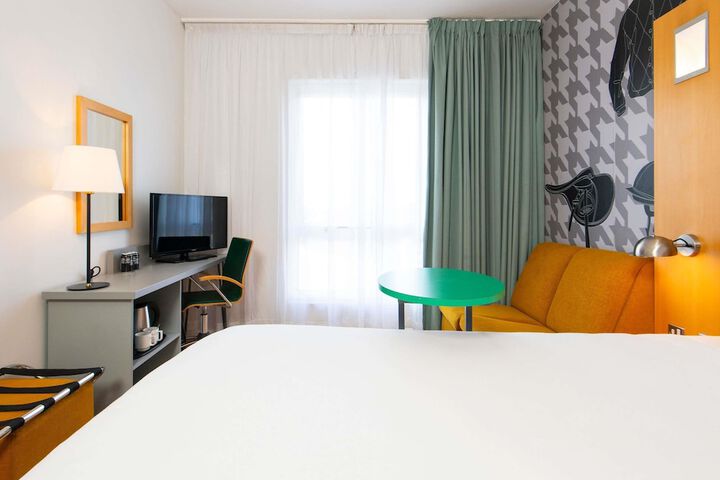 Room 15 of 72