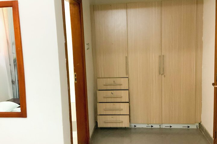 Room 8 of 226