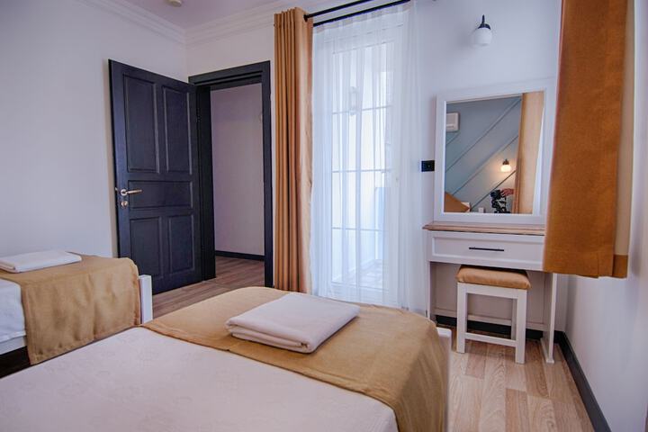 Room 46 of 135