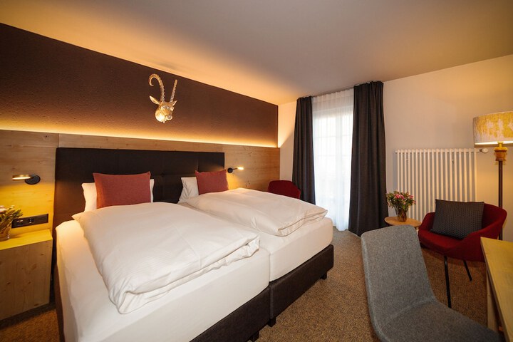 Room 5 of 37
