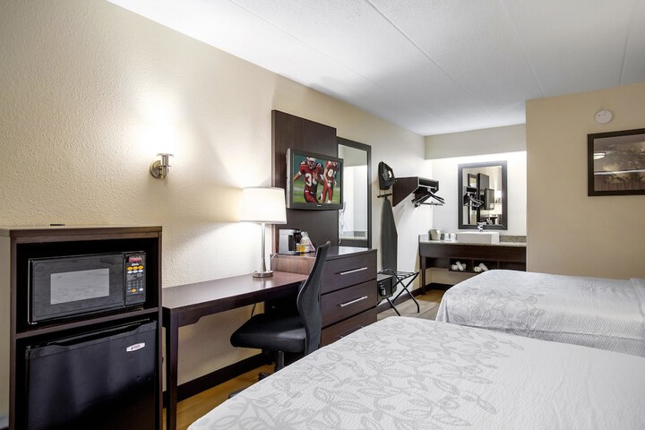 Standard Room, King or Two Doubles (9 of 12)