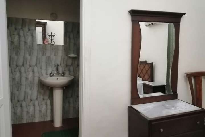 Room 14 of 17