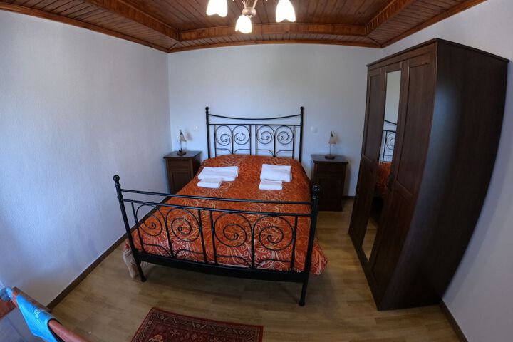 Room 2 of 26