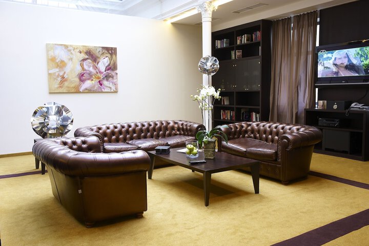 Guest Lobby