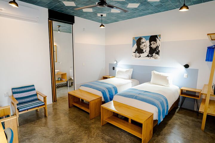 Room 3 of 92