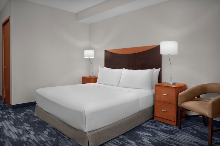 Room 15 of 40