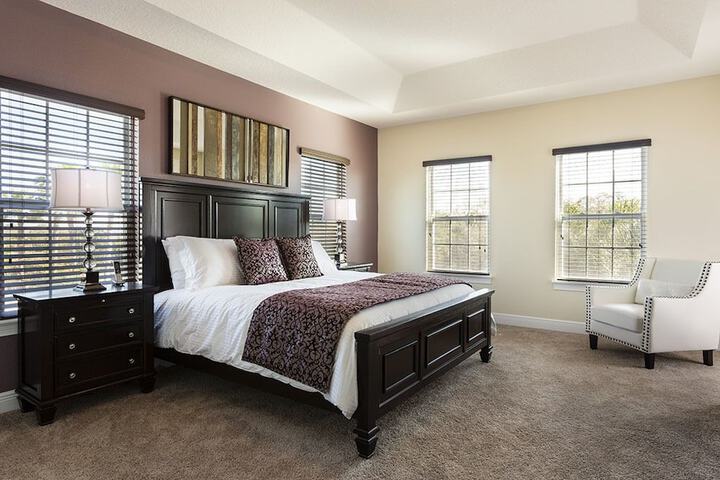 Room 6 of 27