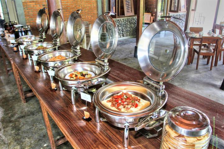 Breakfast/Coffee Service 24 of 43