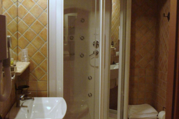 Room 8 of 23