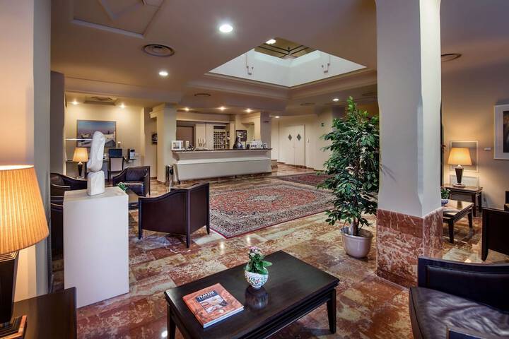 Guest Lobby