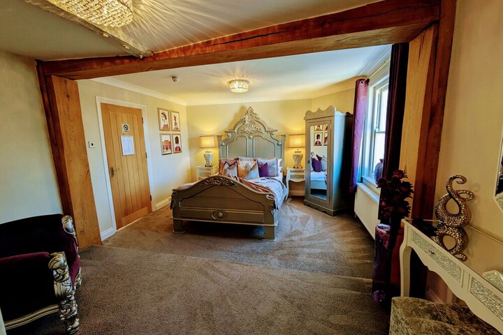Room 8 of 36