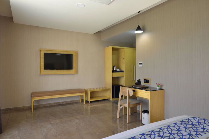Room 8 of 25