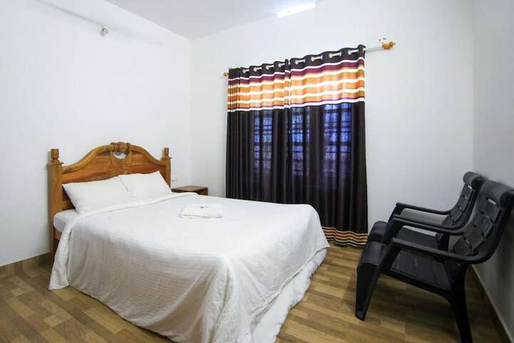 Room 4 of 35