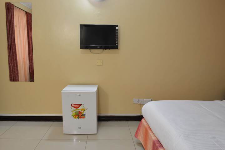 Room 4 of 13