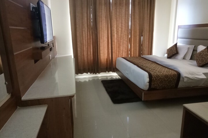 Room 43 of 61
