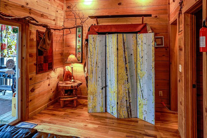 Bear Creek Lodge &  Cabins Pet Friendly in Helen, GA