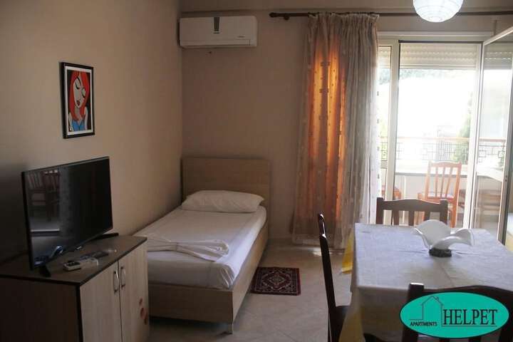 Room 12 of 25