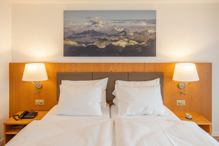 Room 15 of 27