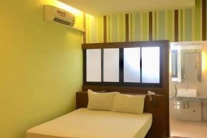 Room 2 of 19