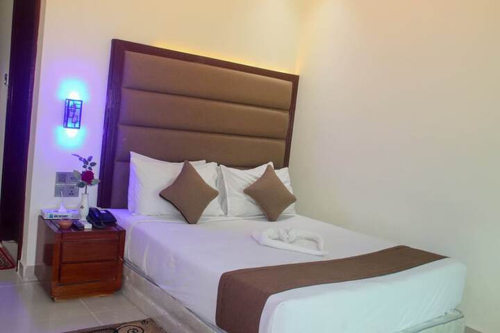 Room 20 of 48