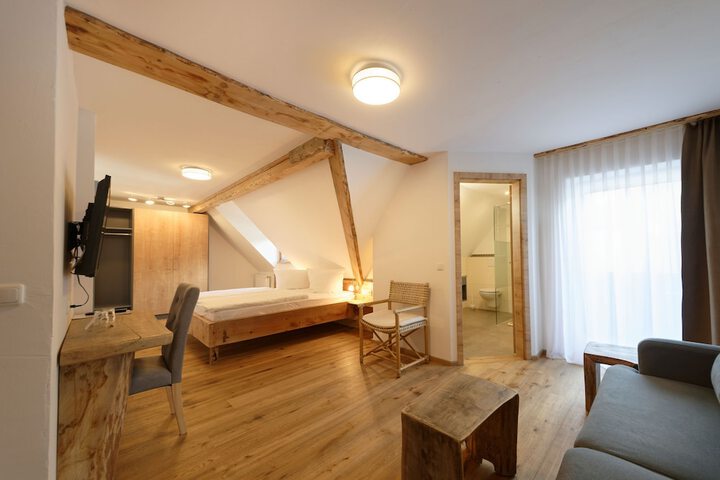 Room 7 of 71