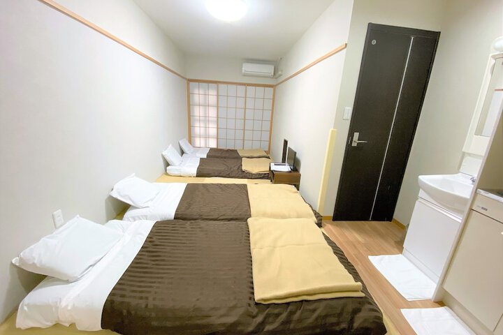 Room 20 of 99