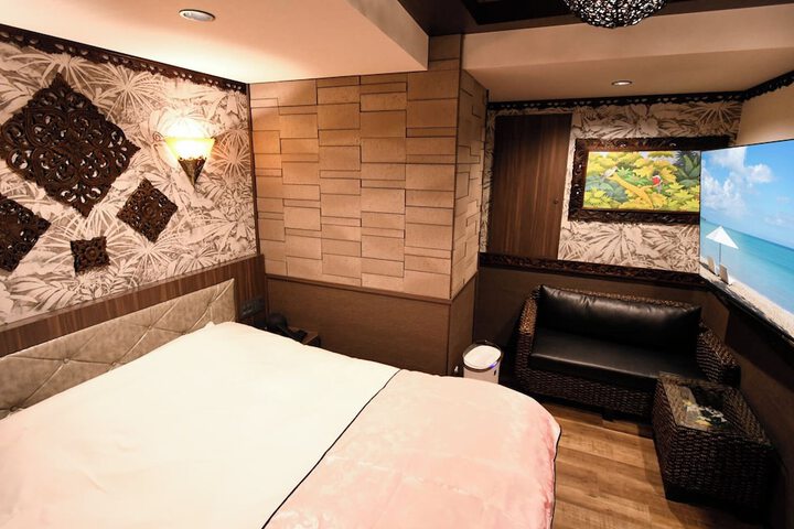 Room 12 of 40