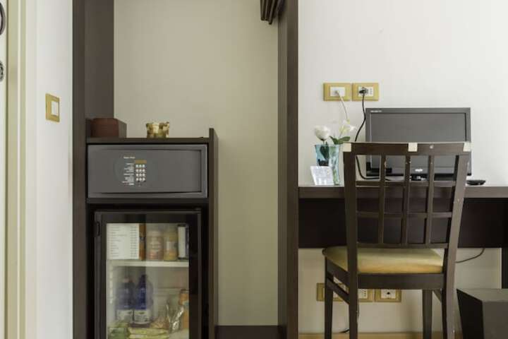 Room 28 of 36