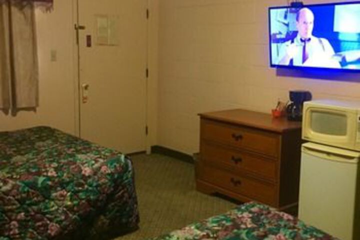 Room 9 of 24