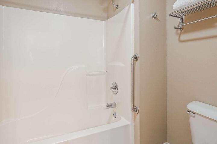 Suite 1 King Bed Whirlpool Sofa Bed Microwave and Refrigerator WiFi Continental Breakfast (3 of 14)
