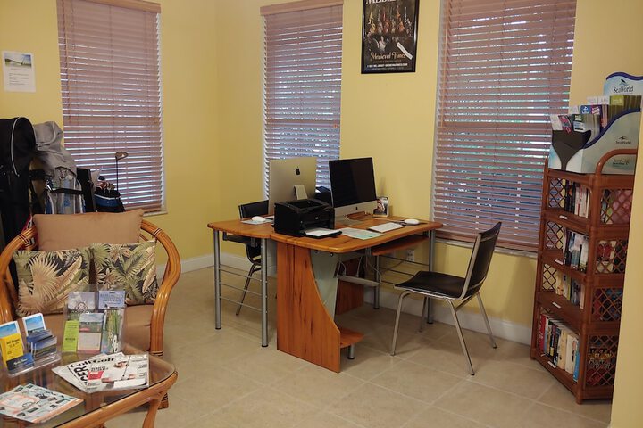 Business Center 63 of 69