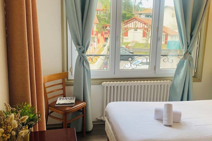 Room 20 of 35
