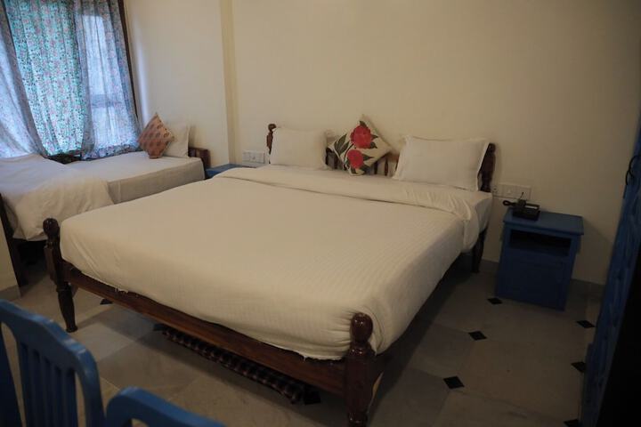 Room 16 of 36