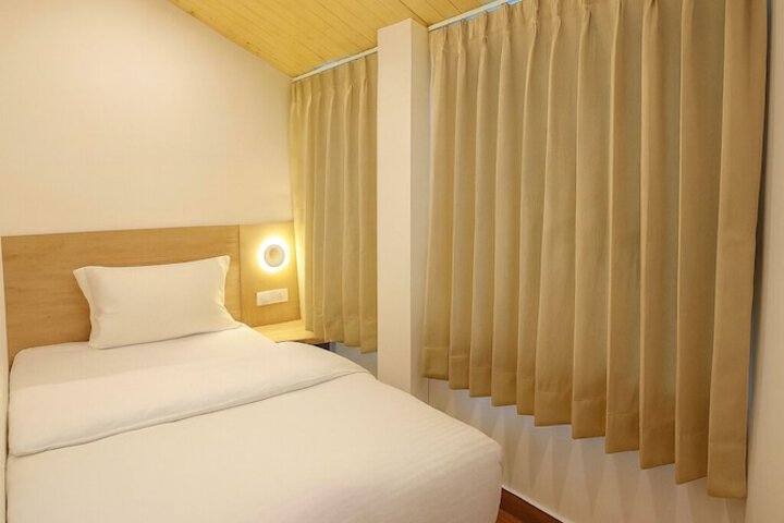 Room 21 of 38