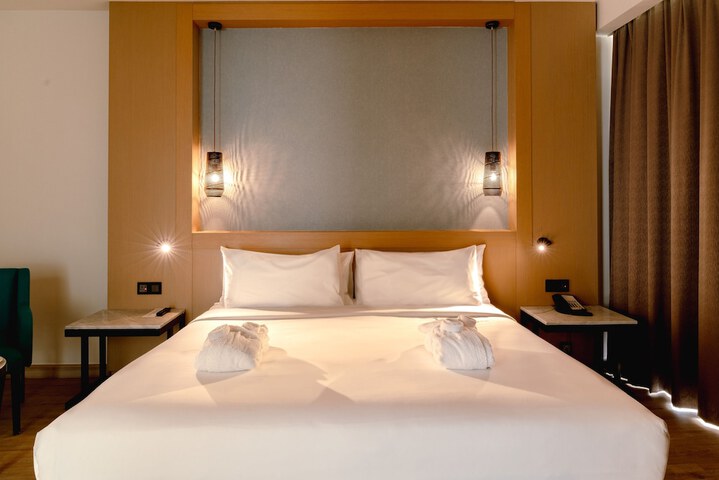 Room 15 of 84