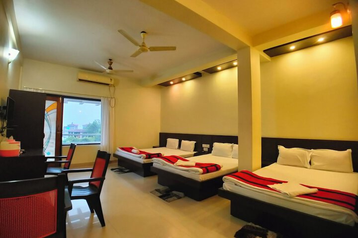 Room 4 of 43