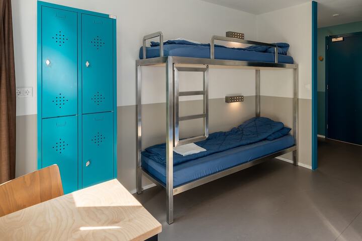 Room 15 of 36
