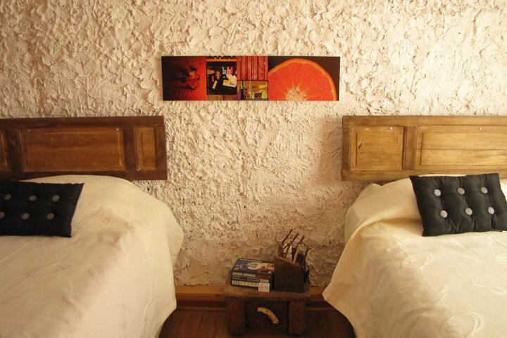 Room 4 of 12