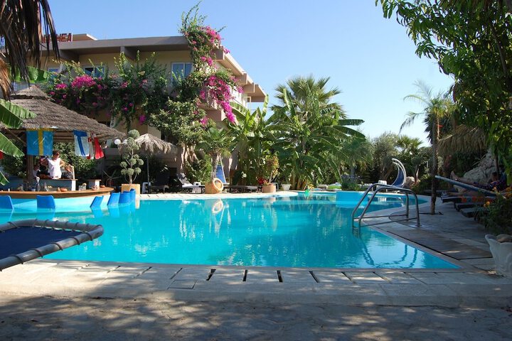 Pools & Facilities