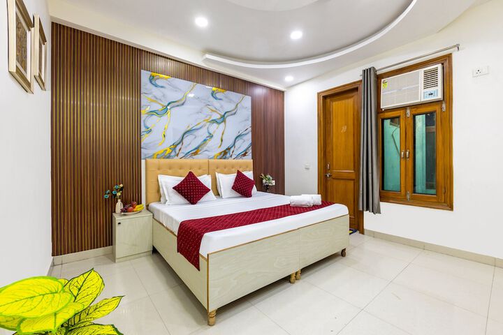 Room 6 of 34