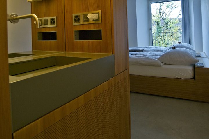 Room 25 of 92